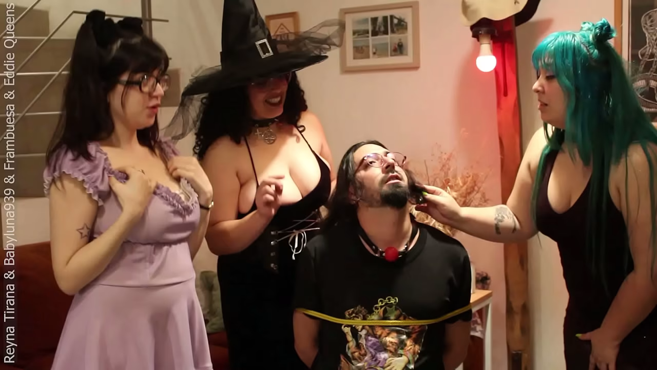 Brujas le sacan la lechita a este virgen para poder invocar al diablo y hacer una orgia
                       muchos negros