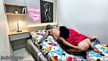 Aku mergoki adik berhijabku lagi bosan di kamarnya aku muasin dia dengan senang hati .crot di dalam memeknya