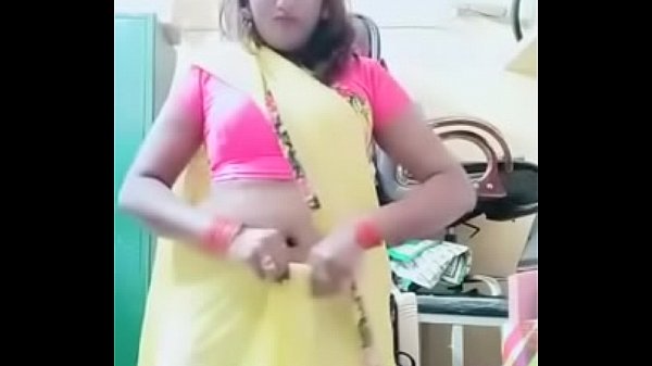 Swathi naidu sexy in yellow saree