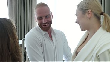 浮気女王マヤ・ビーがマーティンのスペルミスを手伝い、サラ・ボルクの尻をファックする