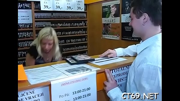 Mighty and skillful man bangs wet hole of a seductive sweetheart