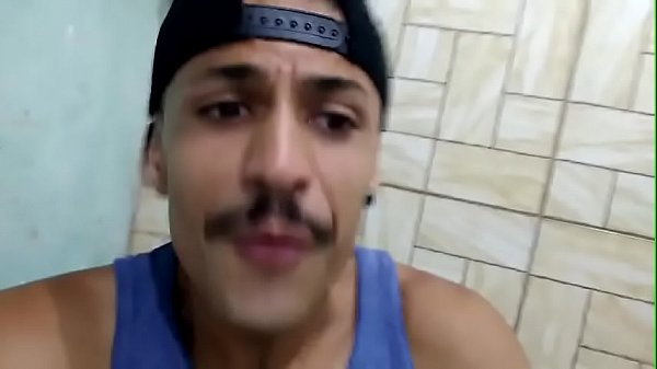 Download Video - UM POLICIAL ME LEVOU PRO MOTEL E METEU DESESPERADO