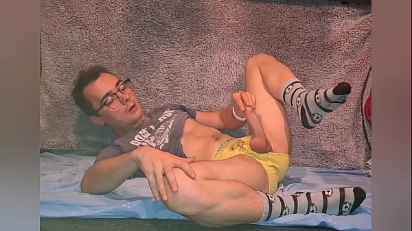 Cute College Boy Wanking And Cumming Hard In Fr...