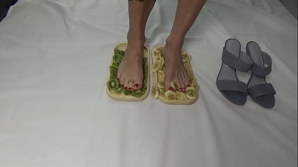 I trample fruits with my feet