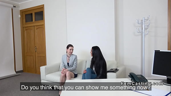 Female agent toying models pussy