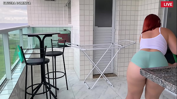 I hired this maid, she came with these tight shorts to tease me, look at the size of that ass, I'm going crazy