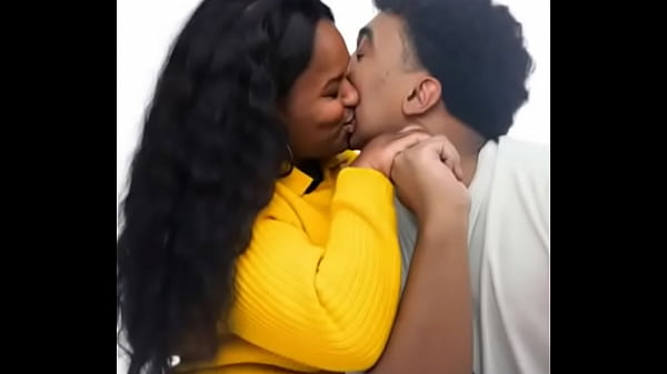 Novinho afundando gorda na intimidade