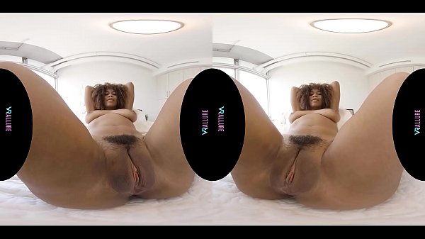 Download Video - VRALLURE Come Hangout In My Bedroom&excl;