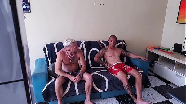 My boxing coach and his hot wife surprised me by making me an indecent proposal, and I accepted. First scene Betoboxexxxx, Anne Cristalli and Vagninho.