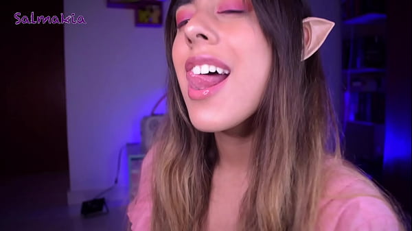 Long tongue close up