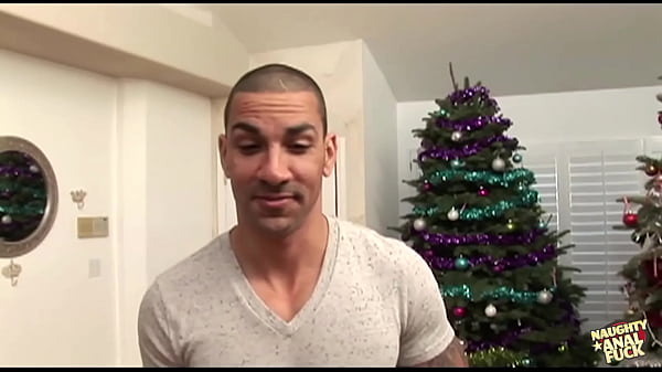 A super sexy bitch named Casey Cumz is not so experienced in having anal sex