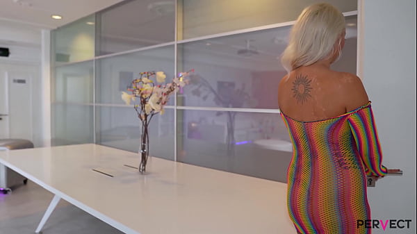 She Has A Hunger For White Cock