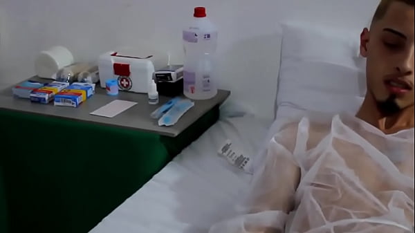 Download Video - O ENFERMEIRO SAFADO PEGOU O PASCIENTE DOTADO