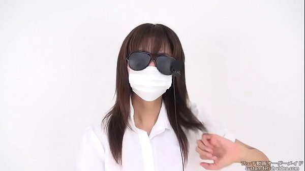 Women rub the hair, sound fetish