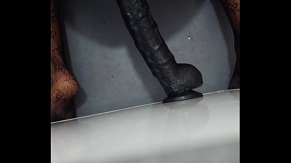 This toy ist too small