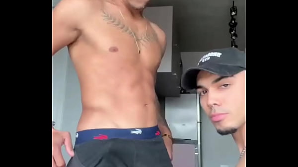 Depois do jogo o atacante do time me chamou pra...