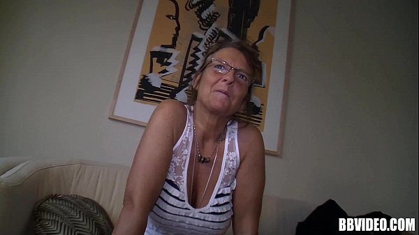 Download Video - German mature wench masturbating