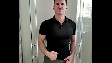 Coachstuds flexing and teasing making you earn a show