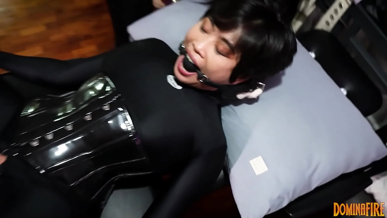 DominaFire hace que Salomé Salvi se corra con un strap-on
                    lesbian lesbians squirting squirt strapon strap on bondage femdom filipina lesbian sex asian lesbian lesbian bdsm lesbian strapon asian bdsm lesbian squirt bondage lesbian bdsm lesbian dominafire salomesalvi salome salvi muchos negros