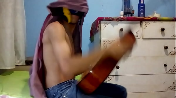 Man eating a lot of suvage Loko mine
