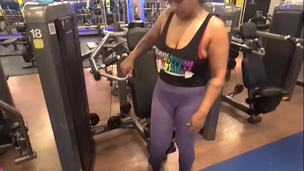 I went to work out horny and without panties - Getting ready at the gym