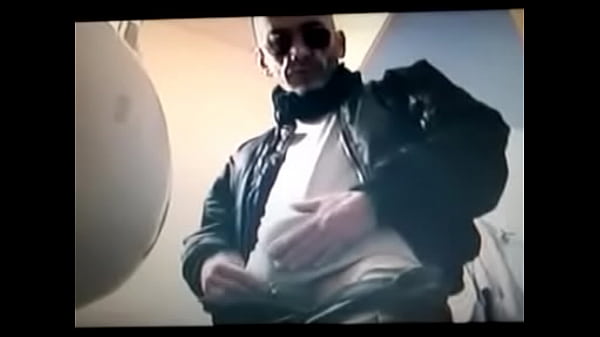 Download Video - me playing with my bulge