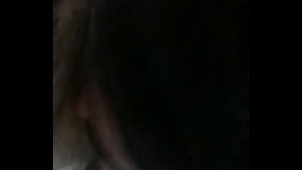 Fazendo um boquete delicioso no meu pau