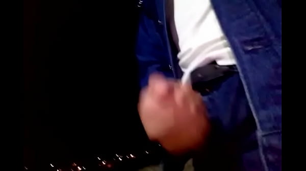 Me Gainant À L'aube À L'extérieur Pt