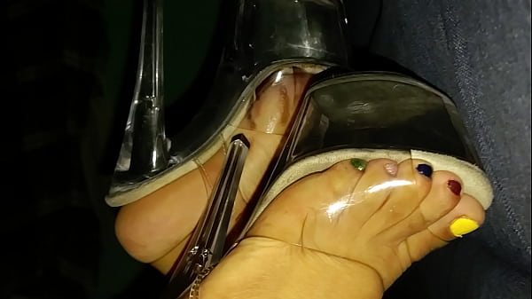 Mujer le gusta mostrar su cuerpo