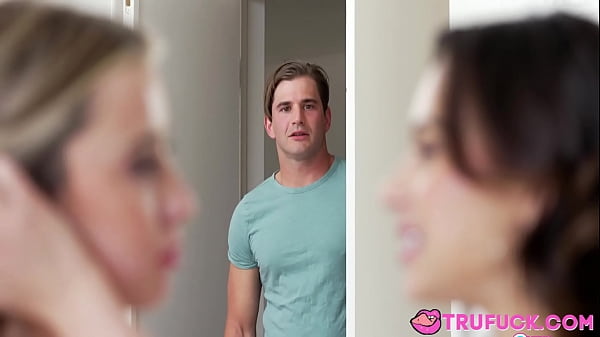 Bubble Cum Aria Valencia, Haley Reed