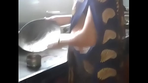 Desi indian Kannada aunty hot navel hip
