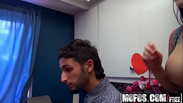Mofos - Real Slut Party - (Ashton Pierce, Alexis Adams) - VAG-entines Day party