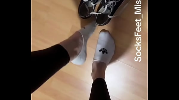  Good Morning! •More Only On ?#blacknails #socksfetish #whitesocks #feetfetish #OnlyFa    