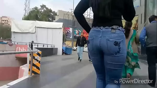 Punjabi Big ass walkin in mall