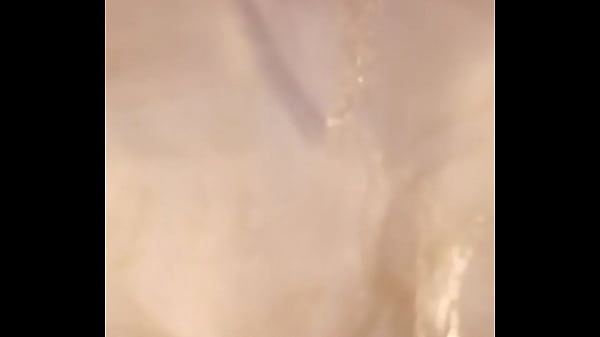 thumb pee