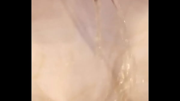 thumb pee