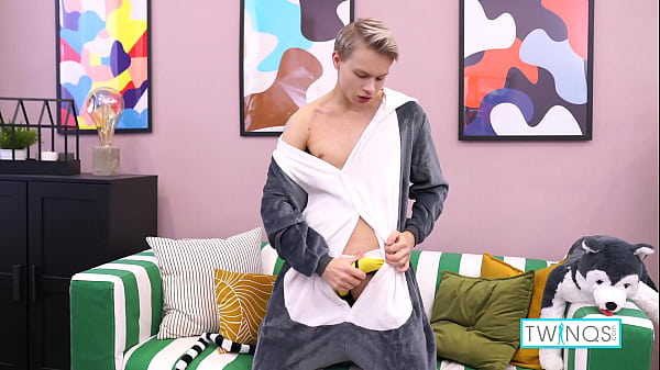Download Video - Kinky Twink Christian Adams Jerks Off In His Cute Pajamas&excl;