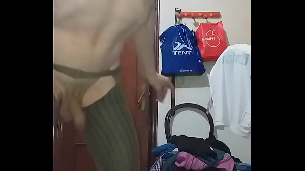 Download Video - Valentina travesti de closet