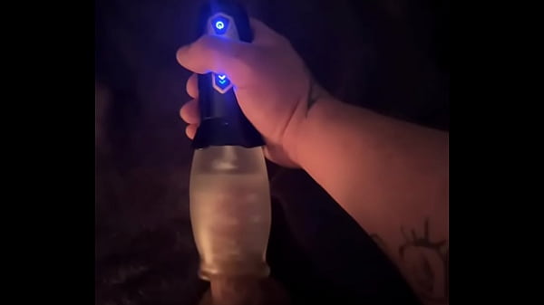 Using the Gluck Gluck 3000 to cum