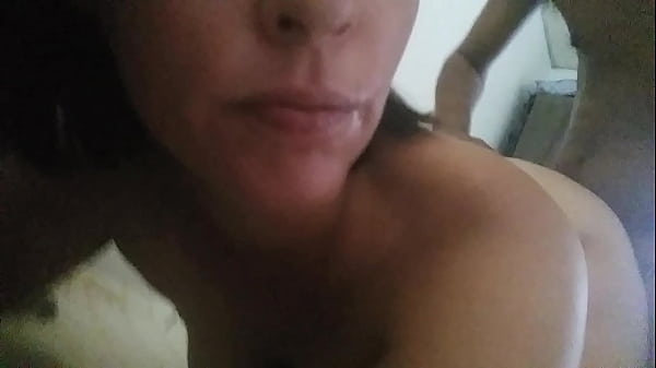 Mais uma pirocada com direito a gozada no cuzinho