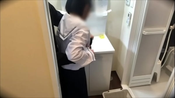 友達の家に泊まりに行って朝起きて顔洗おうと思っ...