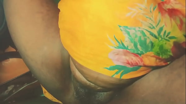 Indian House Wife desibhabhi Fucking with Brinjal