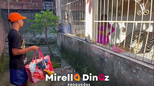 VENDEDOR DE EMPADA GOSTOU DA MORENA E DECIDIU A...