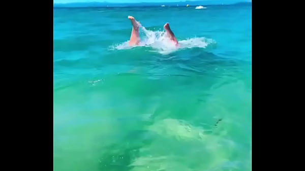 #Girlfights #OilersGirl #bootyteam #latina #fyptwitter #ViralVideos #A dive with me?