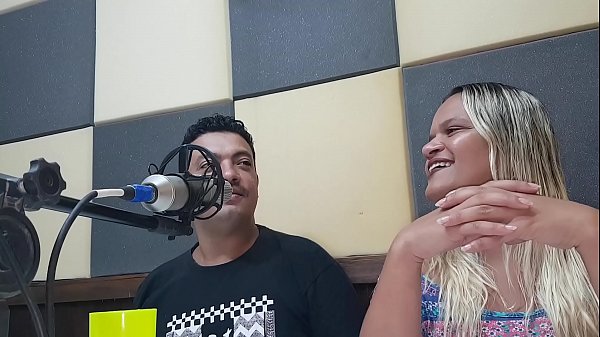 Casal De is interviewed on Radio.