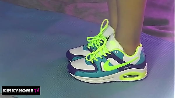 ASMR - THE GIRL VERY LOVES HER NIKE
