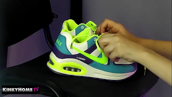 ASMR - THE GIRL VERY LOVES HER NIKE