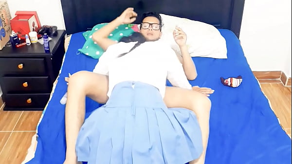 Download Video - Colegiala de Gran Culo Folla Con Su Profesor para pasar De A&ntilde;o