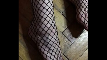 網タイツとヘッドホン