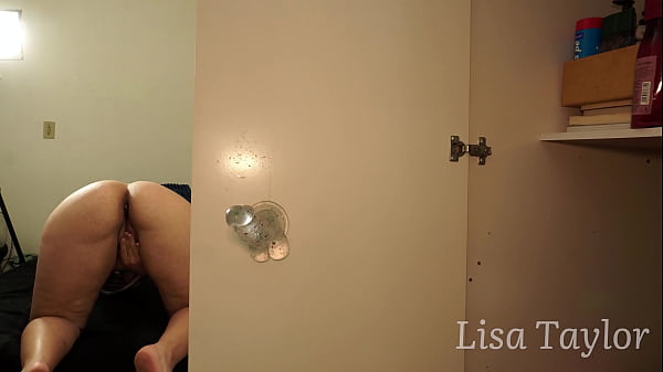 Hairy milf rubbin your pussy in the closet